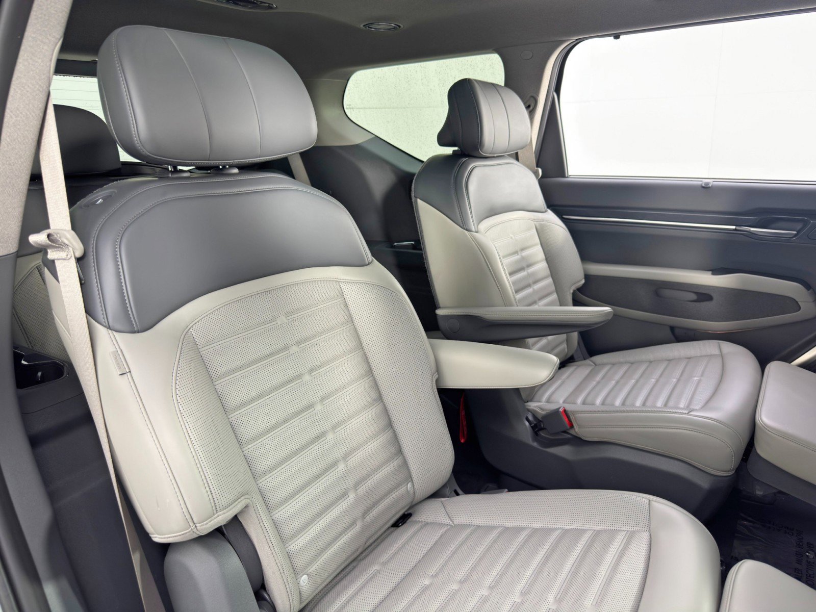 Used 2024 Kia EV9 Land image 44