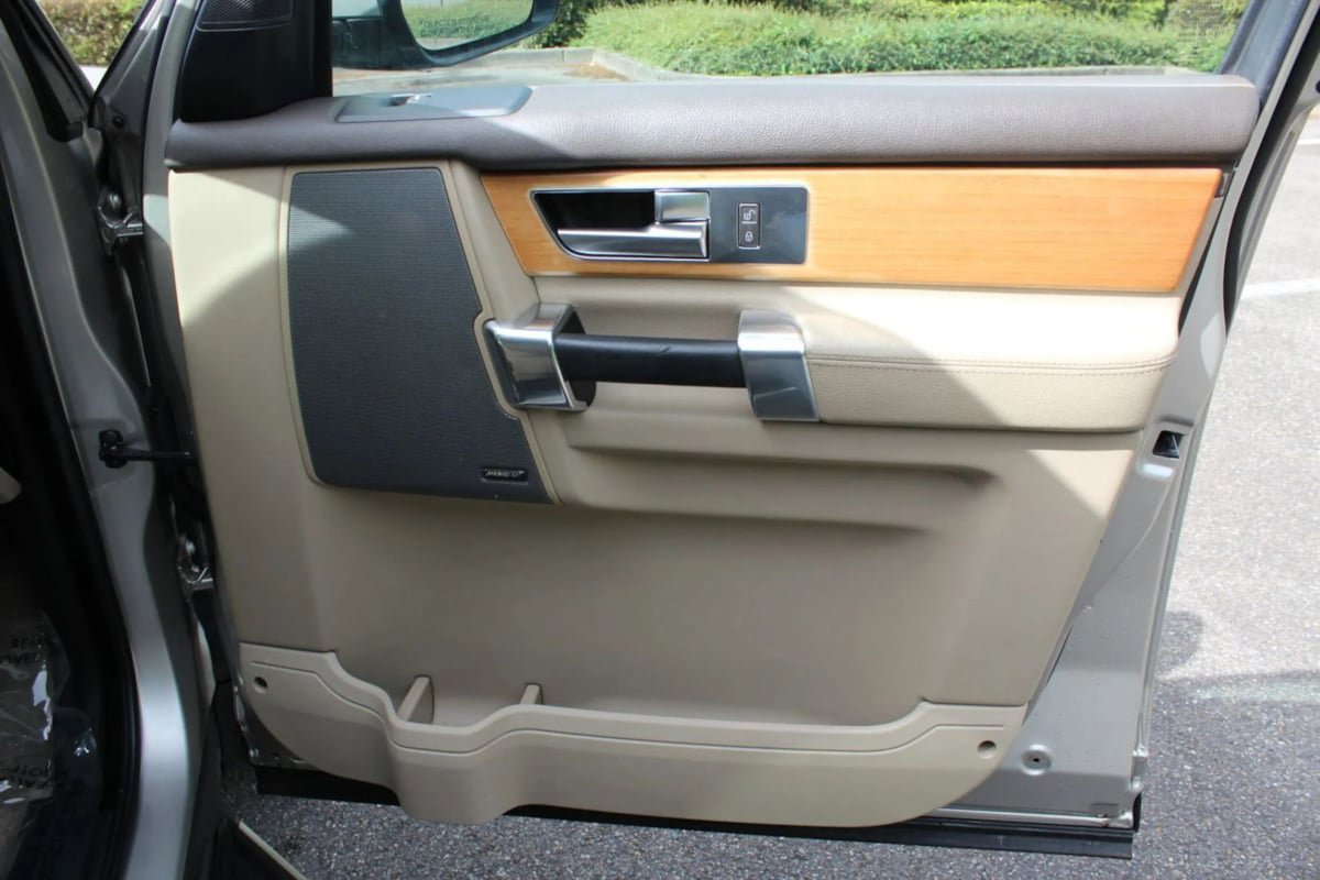 Used 2016 Land Rover LR4 HSE AWD/4WD image 34