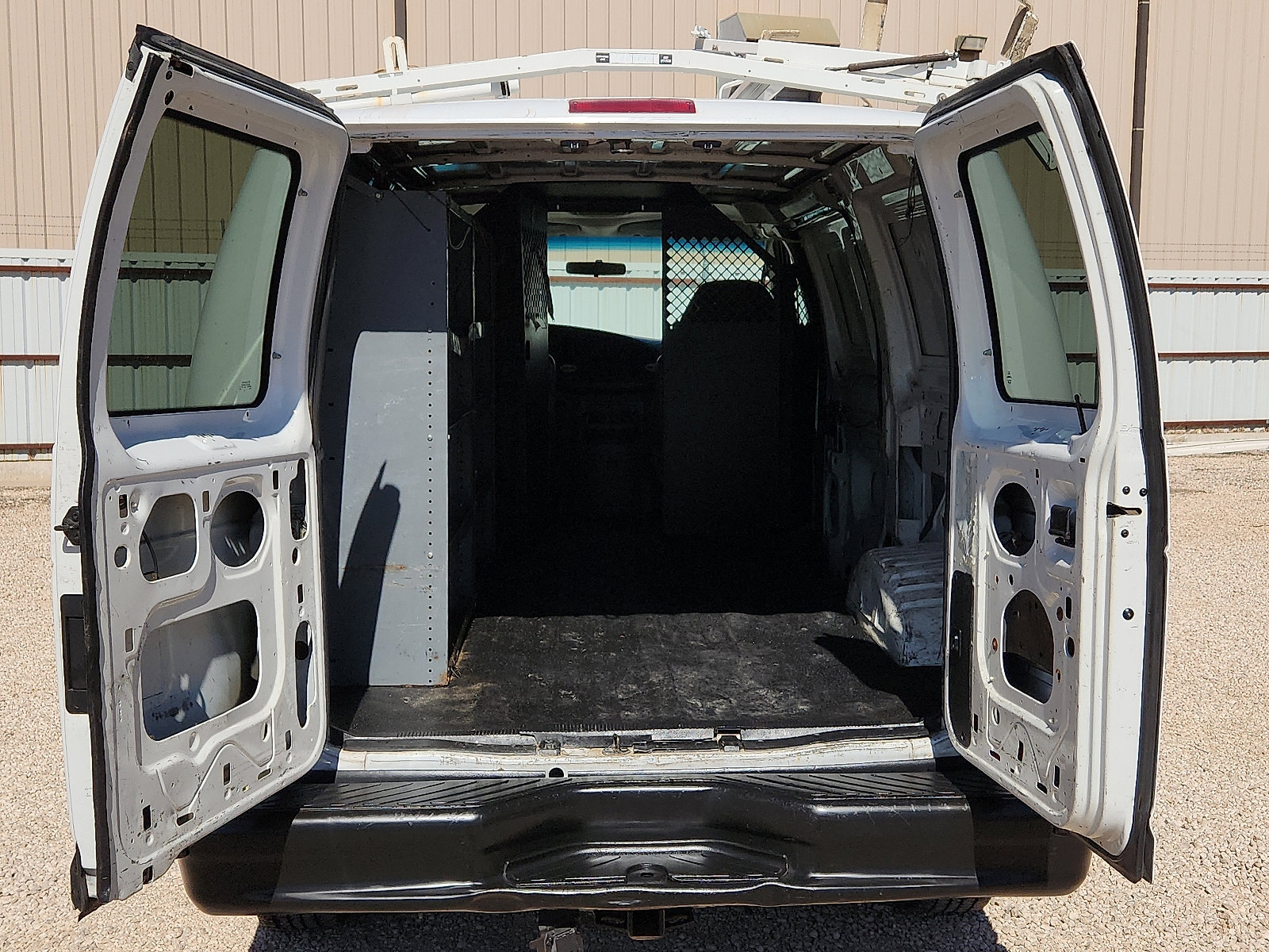 Used 2008 Ford E-250 and Econoline 250 RWD image 9