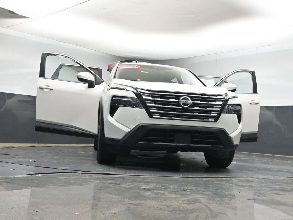 Used 2023 Nissan Rogue SV FWD image 45