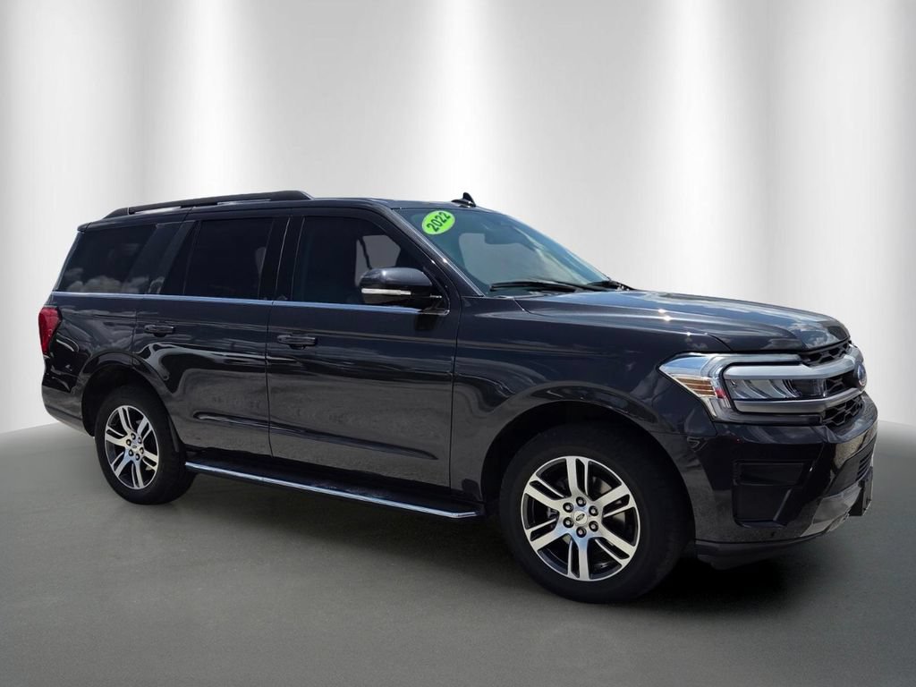 Used 2022 Ford Expedition XLT RWD image 2