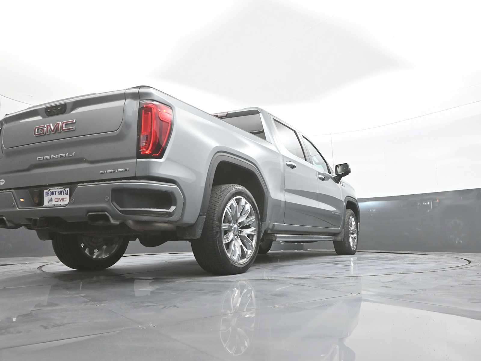 Used 2024 GMC Sierra 1500 Denali w/ Denali Reserve Package AWD/4WD image 41