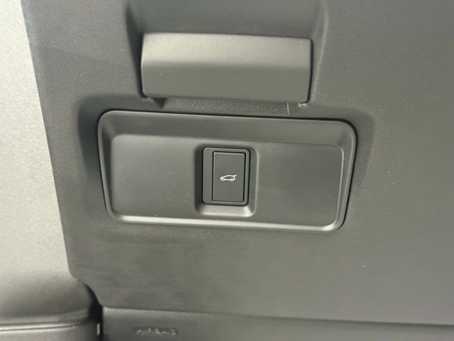 New 2025 Land Rover Discovery Sport Dynamic SE image 37