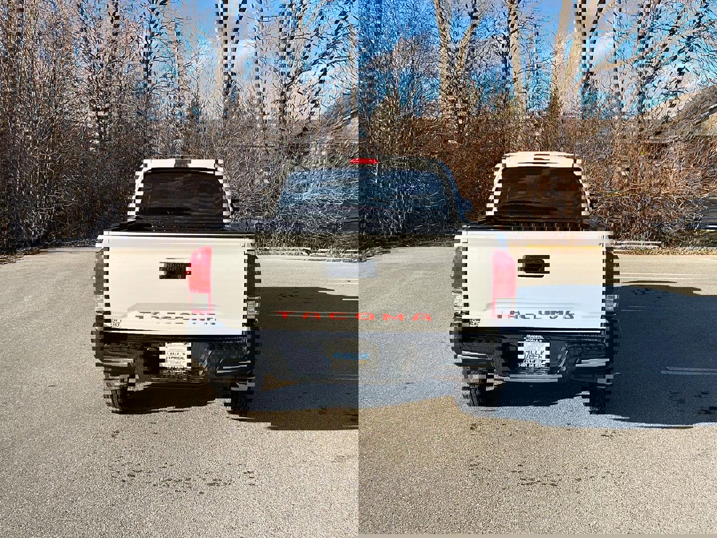 Used 2017 Toyota Tacoma SR image 4