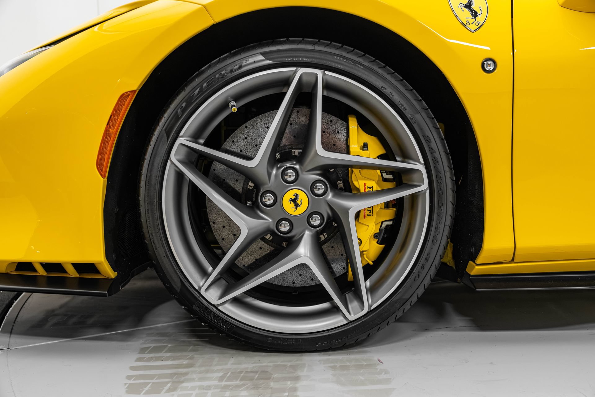 Certified 2022 Ferrari F8 Tributo RWD image 14