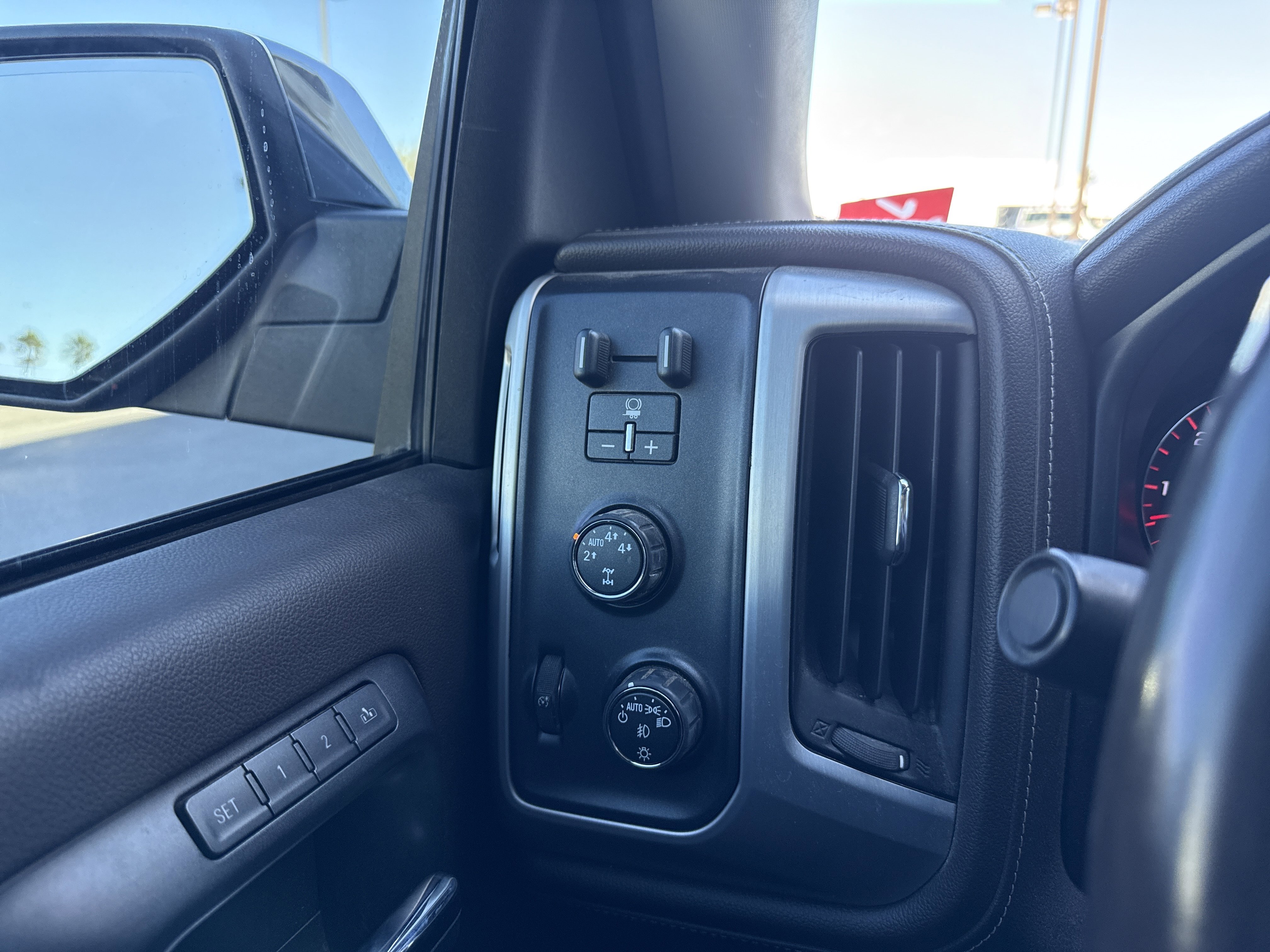 Used 2014 GMC Sierra 1500 SLT w/ SLT Crew Cab Value Package image 22