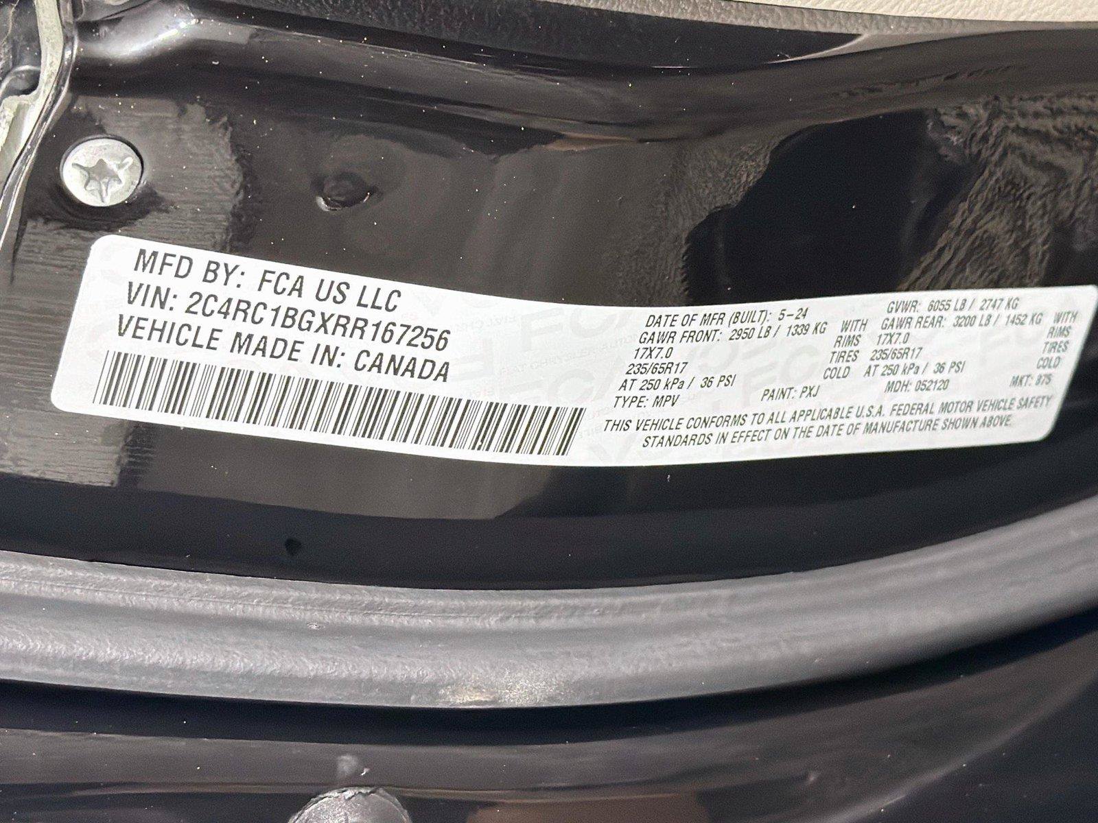Used 2024 Chrysler Pacifica Touring-L FWD image 39