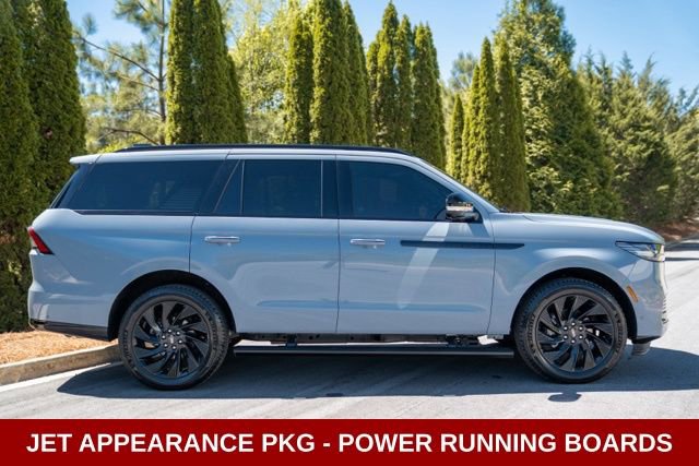 Used 2025 Lincoln Navigator Reserve w/ Jet Appearance Package image 12