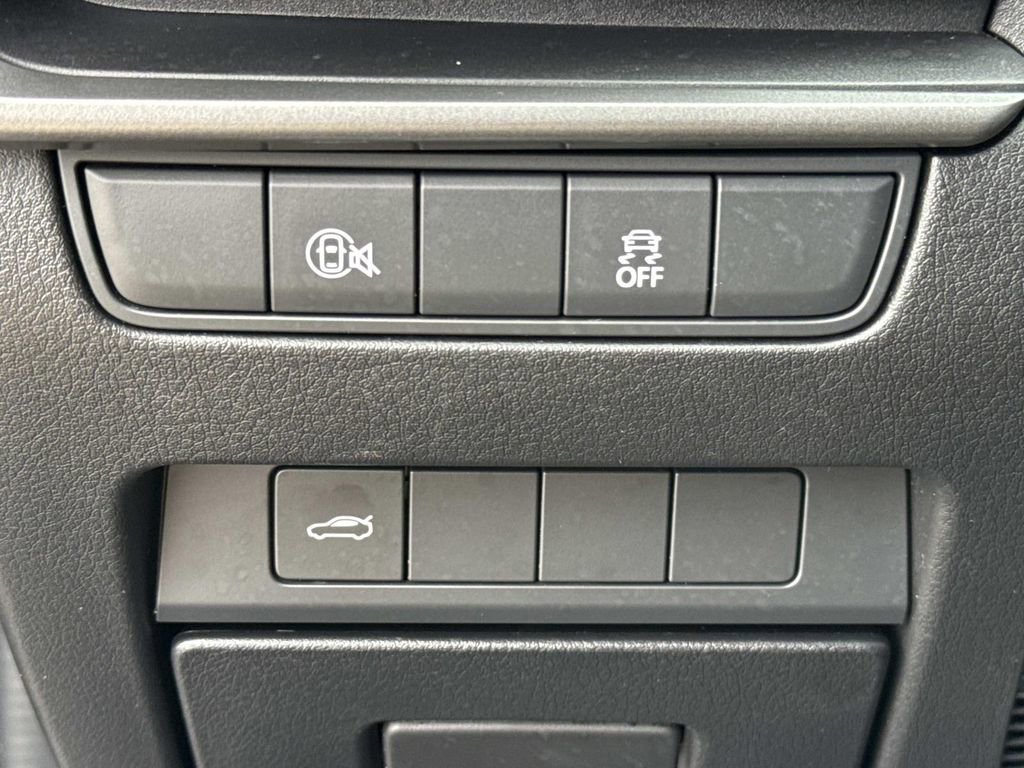 Used 2024 MAZDA MAZDA3 s image 39