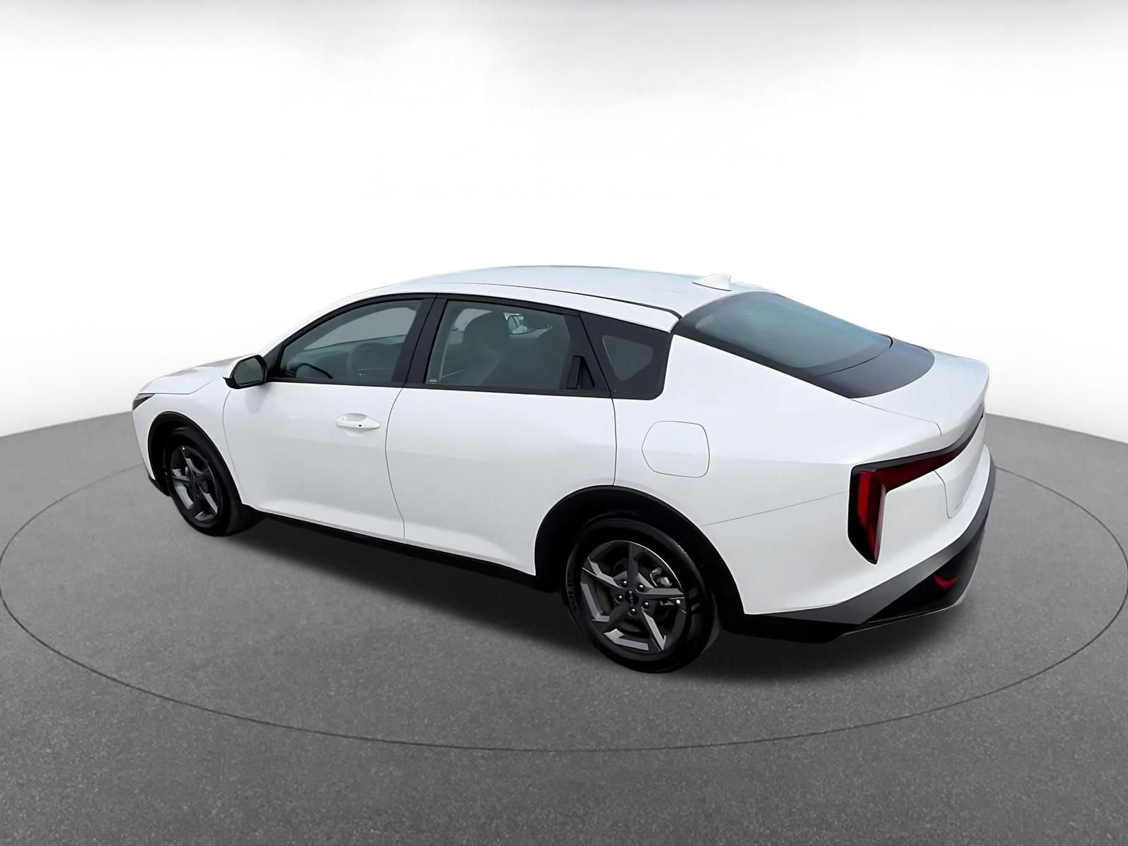 Used 2025 Kia K4 FWD image 9
