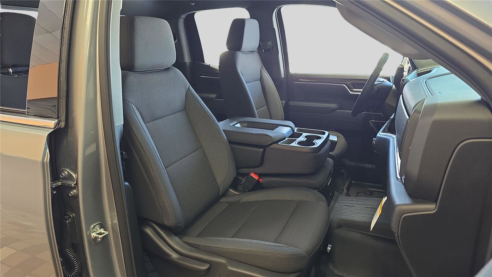 New 2026 GMC Sierra 1500 SLE image 14