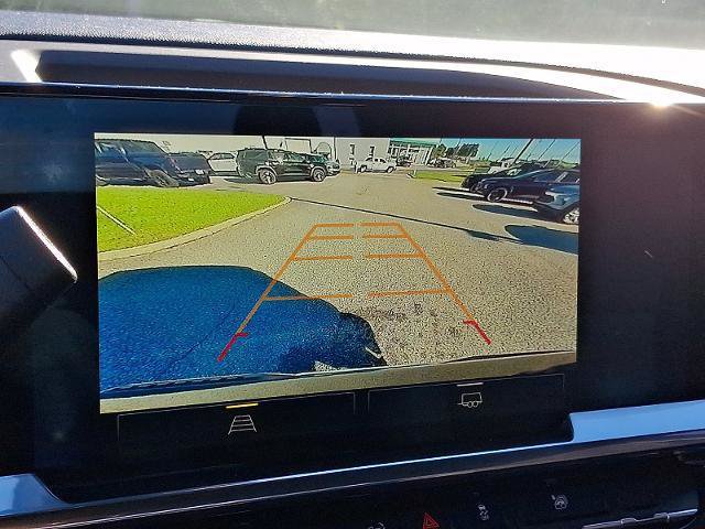 Used 2024 Chevrolet Silverado 1500 LT AWD/4WD image 19