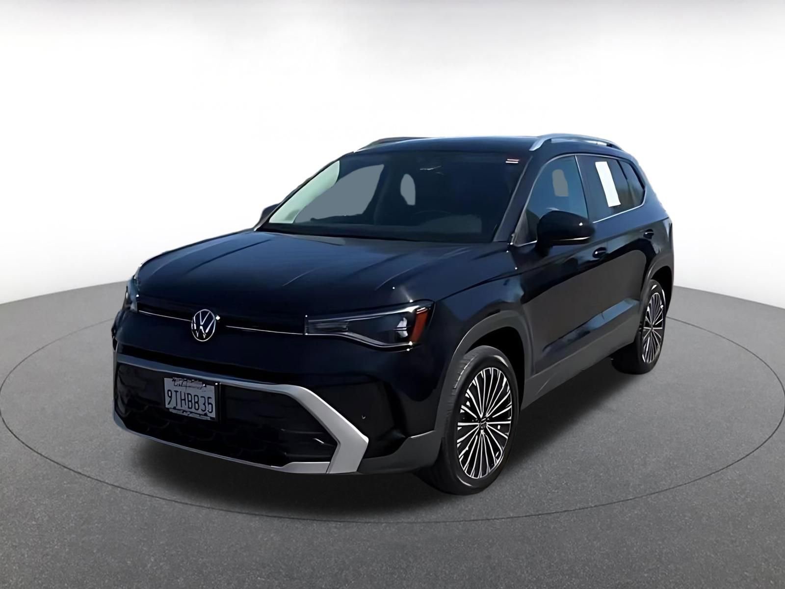 Used 2025 Volkswagen Taos SE image 7