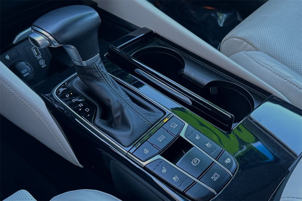 Used 2018 Kia Cadenza Limited w/ Paint Protection Package image 20