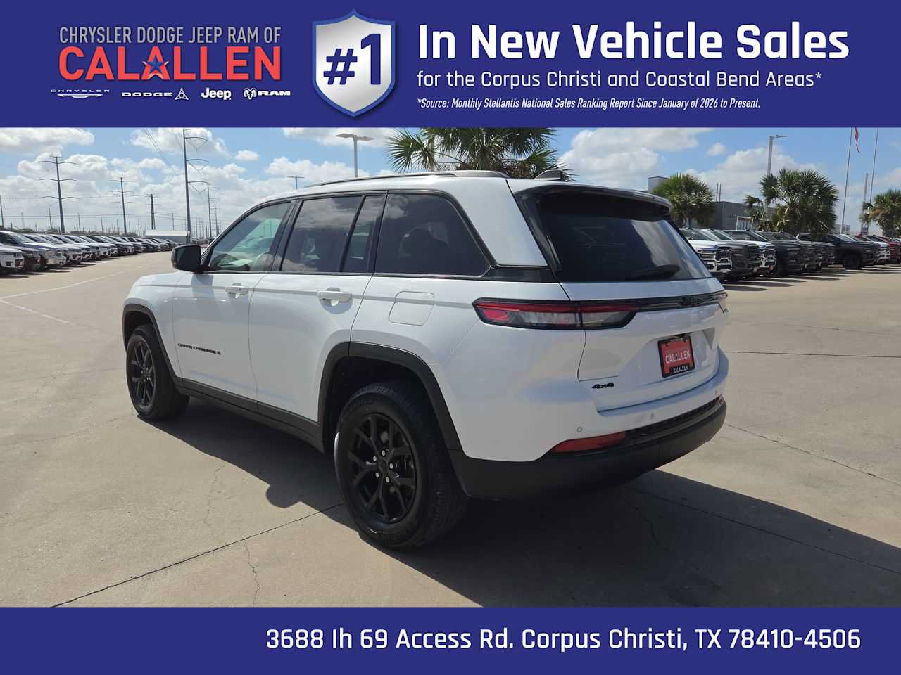 Used 2024 Jeep Grand Cherokee Altitude AWD/4WD image 12