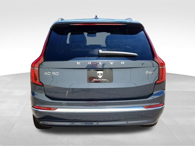 Certified 2026 Volvo XC90 B6 Core w/ Protection Package AWD/4WD image 6