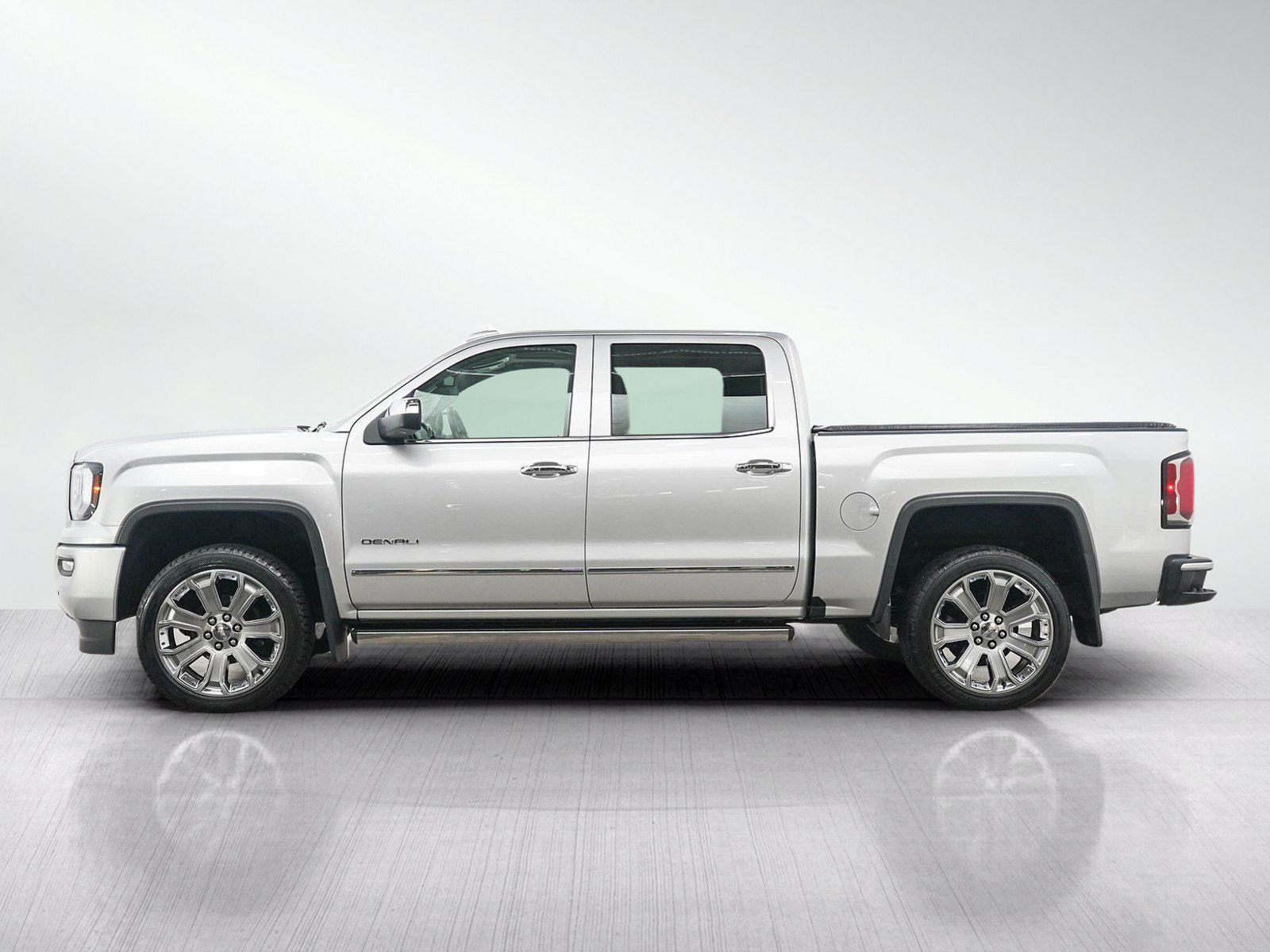 Used 2018 GMC Sierra 1500 Denali w/ Denali Ultimate Package AWD/4WD image 2