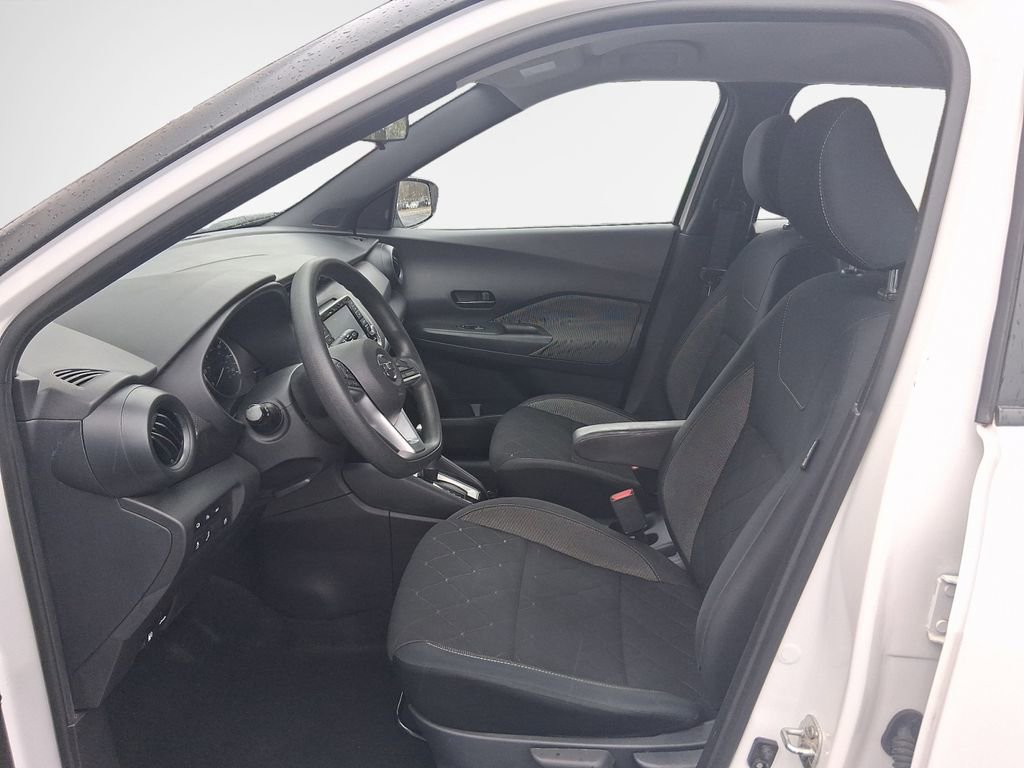 Used 2020 Nissan Kicks S image 12