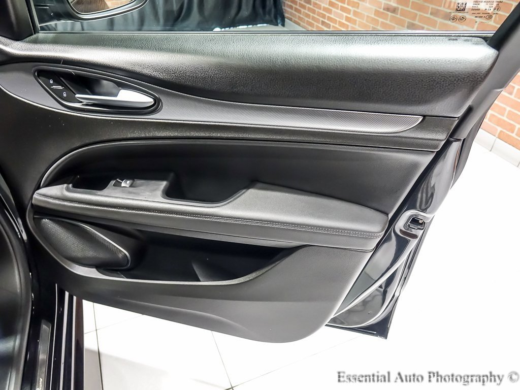 Used 2022 Alfa Romeo Stelvio Veloce image 31