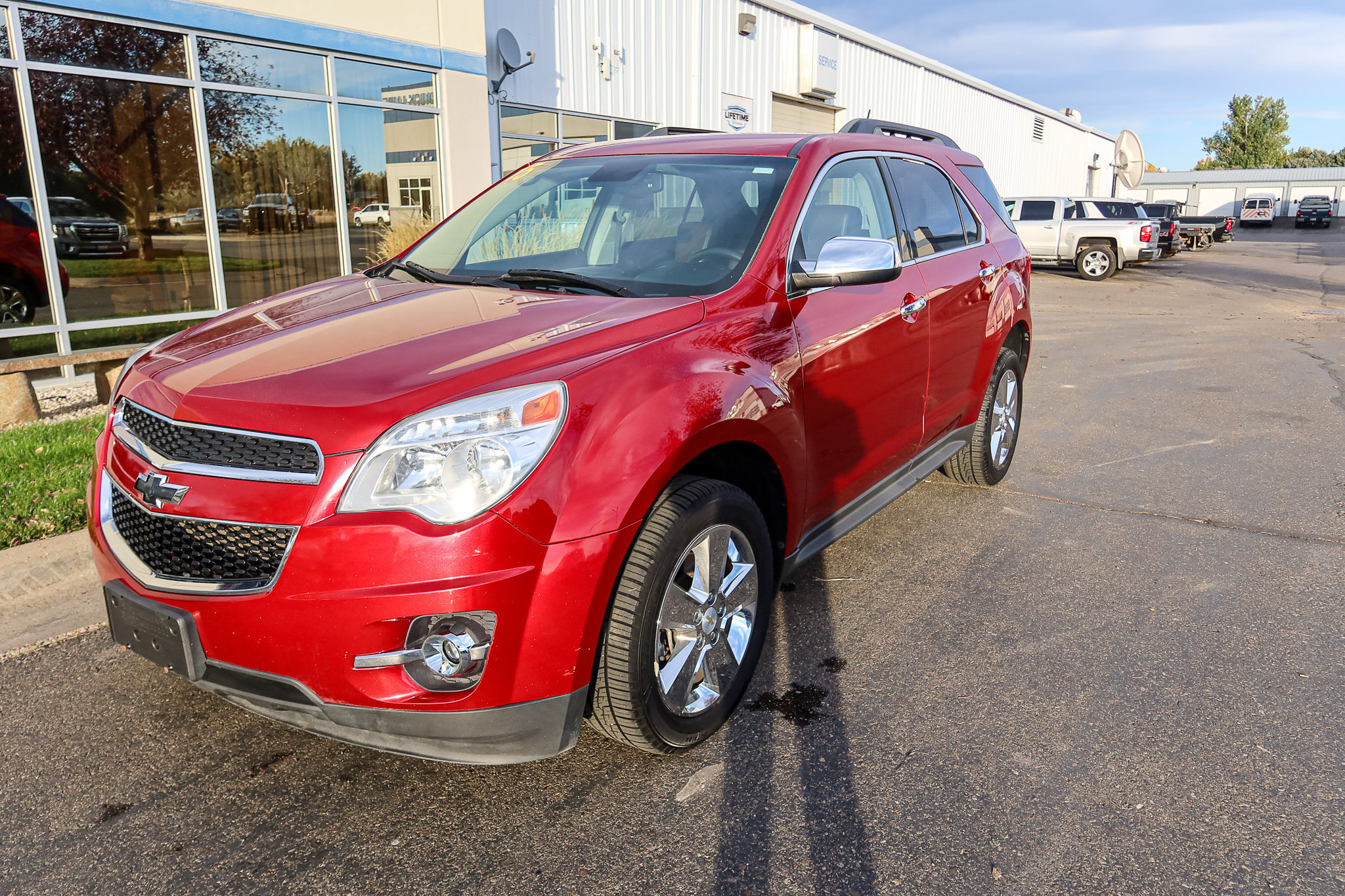 Used 2015 Chevrolet Equinox LT w/ Chrome Appearance Package AWD/4WD image 2