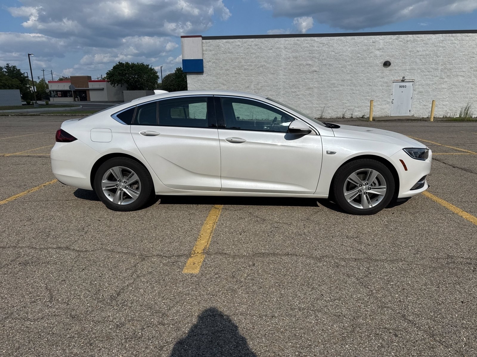 Used 2019 Buick Regal Preferred w/ Sights and Sounds Package FWD image 14