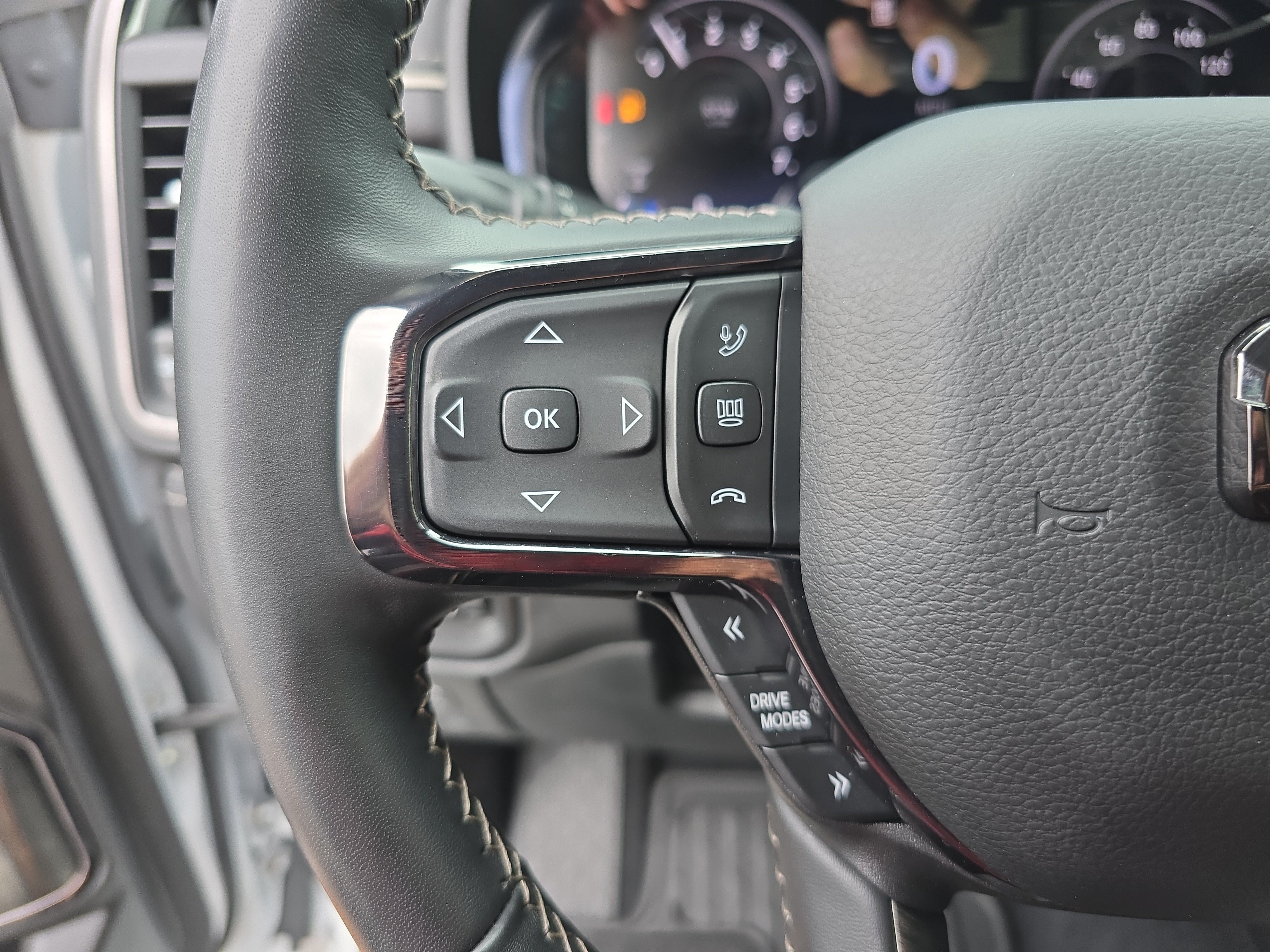 Used 2025 RAM 1500 Limited AWD/4WD image 35