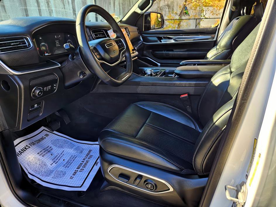 Used 2024 Jeep Wagoneer L 4WD w/ Premium Group I image 7