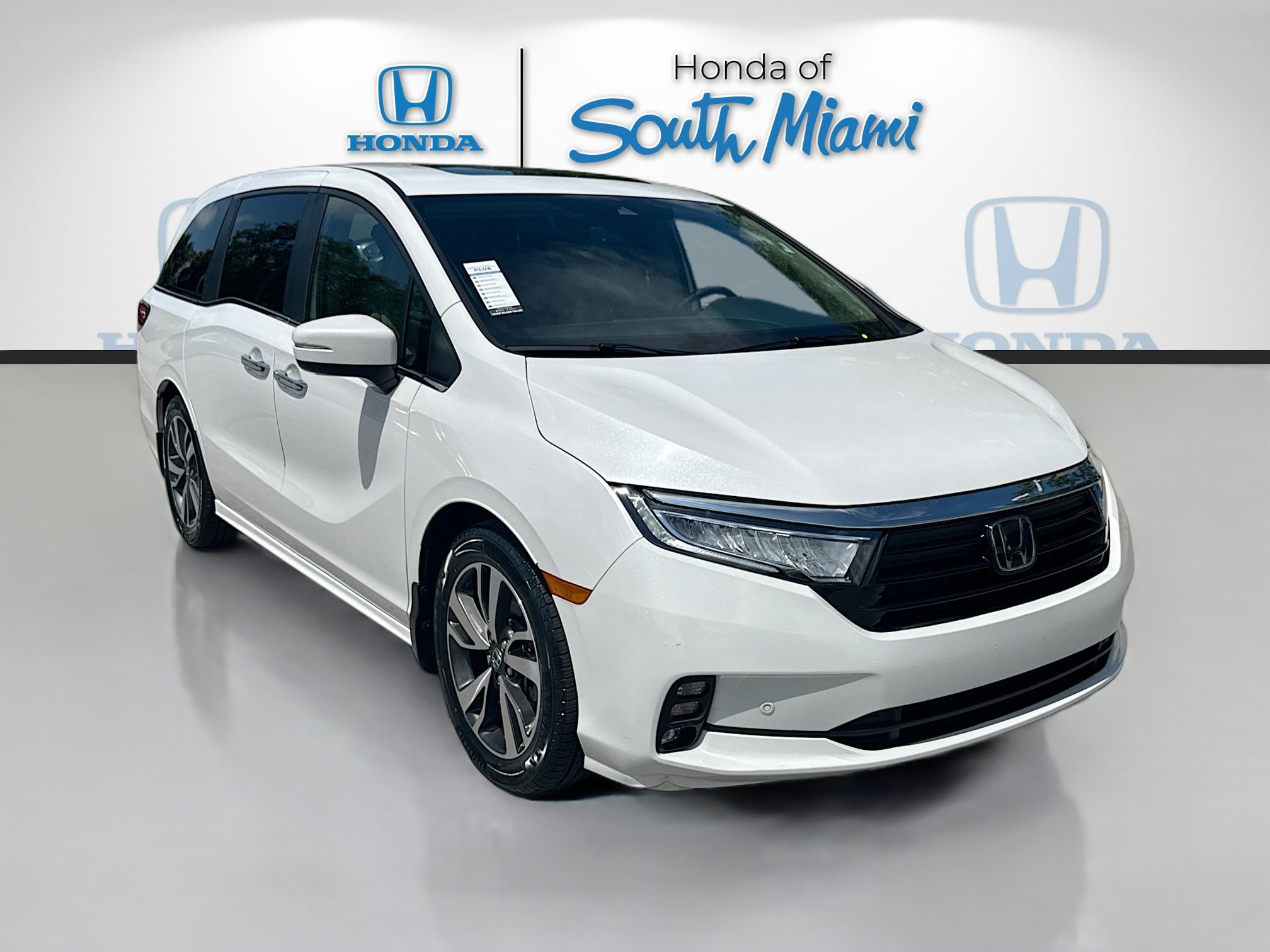 Certified 2023 Honda Odyssey Touring image 1