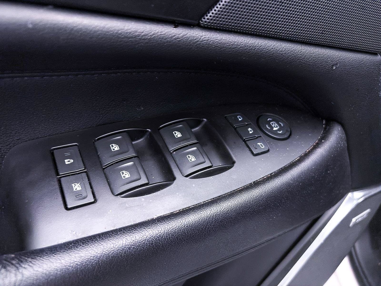 Used 2020 Cadillac Escalade ESV Luxury AWD/4WD image 16