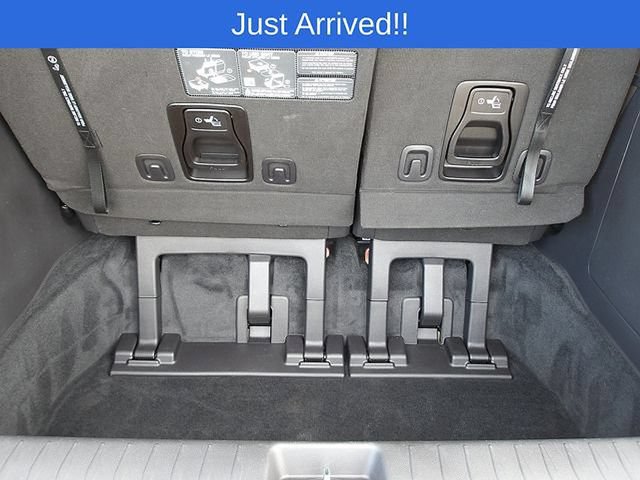 Used 2024 Kia Carnival EX FWD image 15