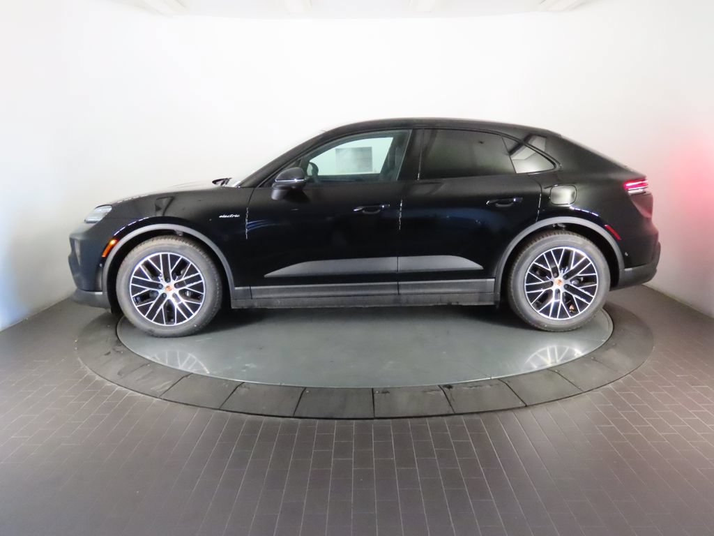 New 2026 Porsche Macan 4 Electric AWD/4WD image 2
