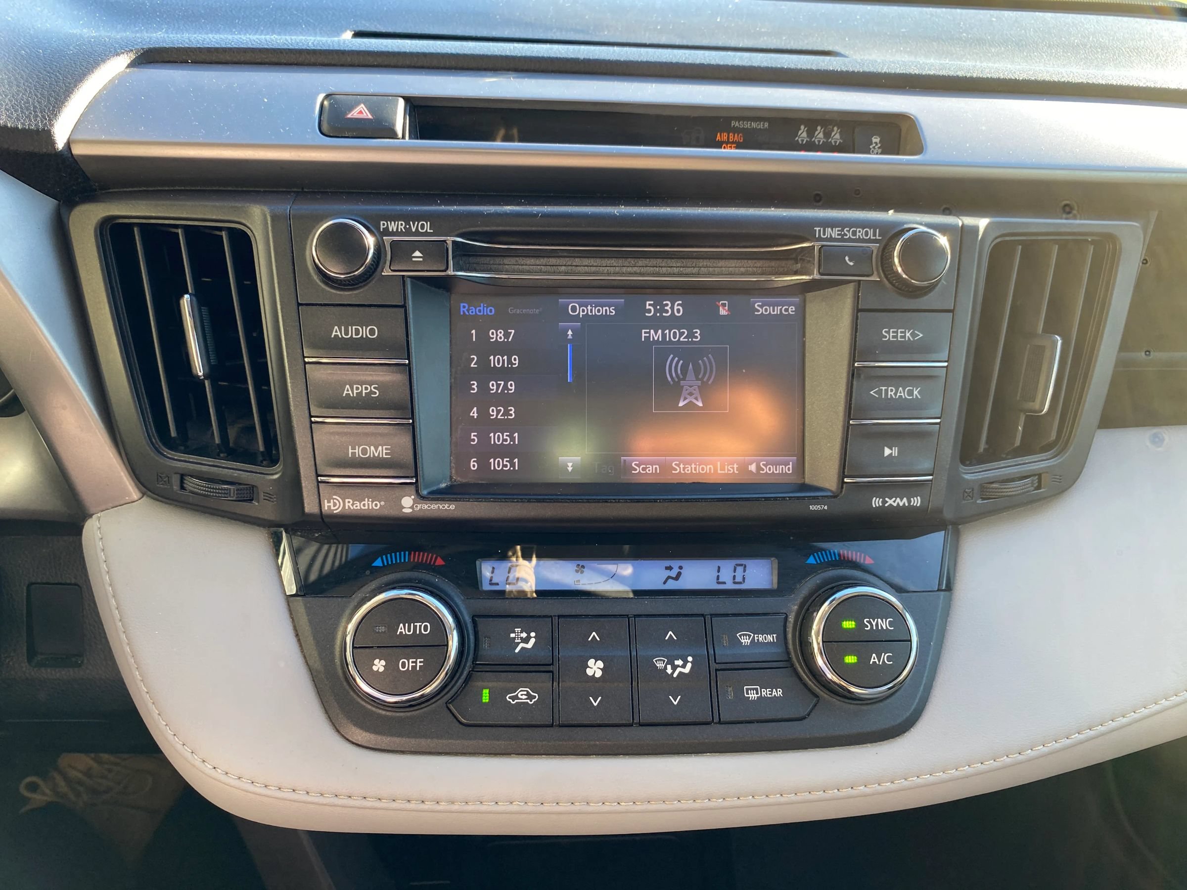 Used 2017 Toyota RAV4 XLE AWD/4WD image 19