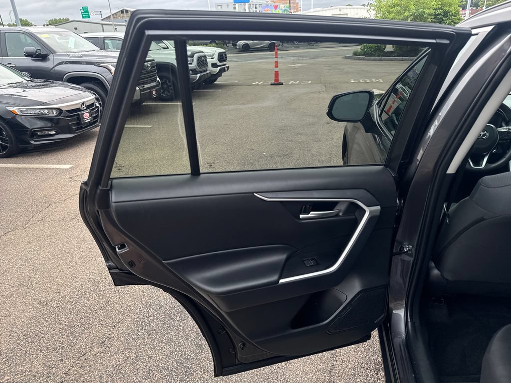 Used 2025 Toyota RAV4 XLE w/ Convenience Package AWD/4WD image 39