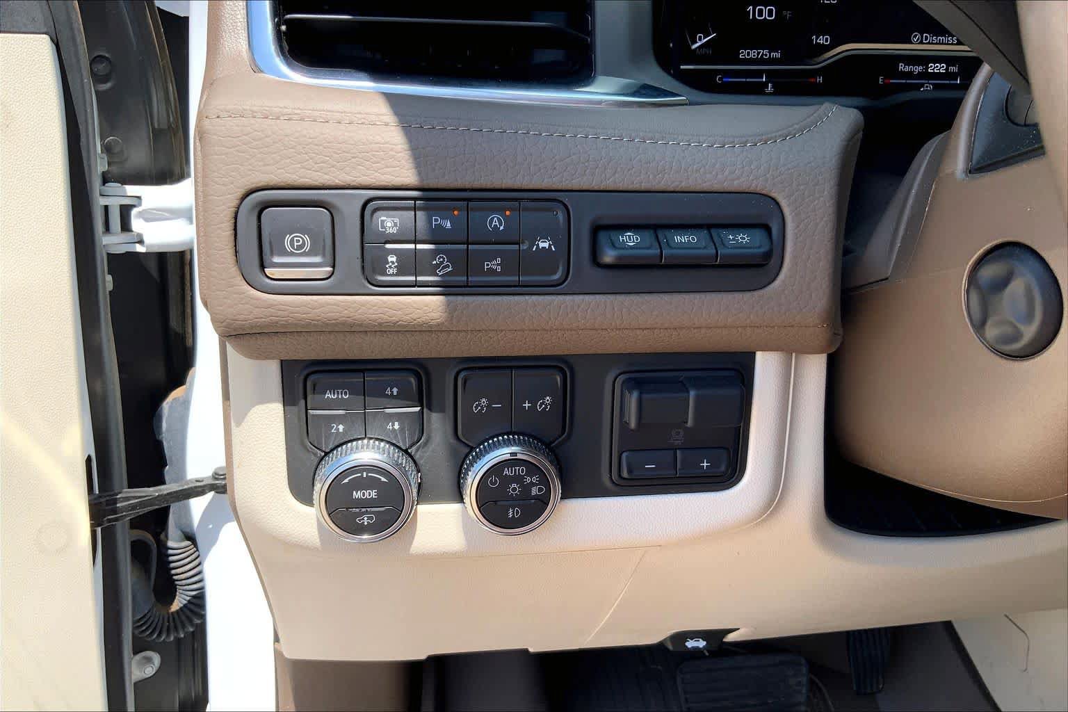 Used 2023 GMC Yukon Denali w/ Advanced Technology Package AWD/4WD image 33