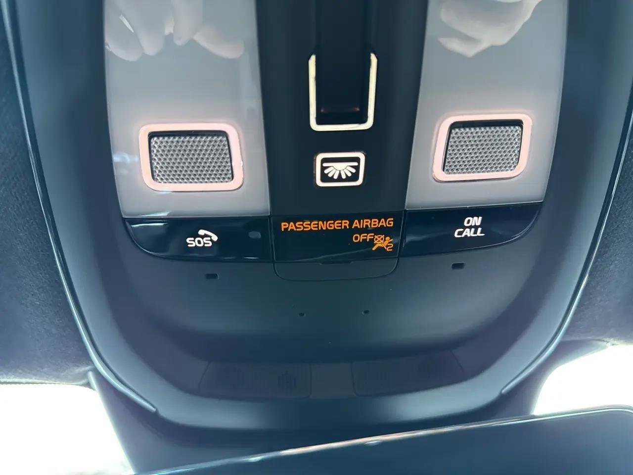 Used 2021 Volvo XC40 P8 Recharge w/ Climate Package image 47