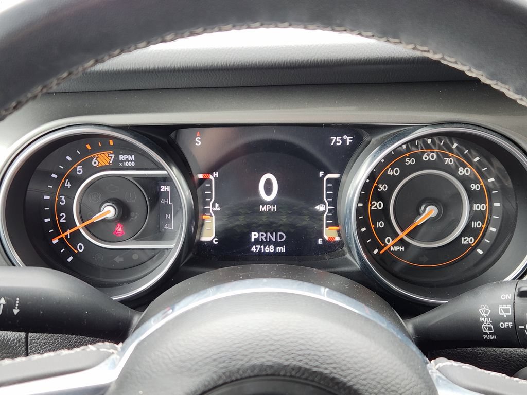 Used 2023 Jeep Wrangler Unlimited Sahara w/ Cold Weather Group AWD/4WD image 14