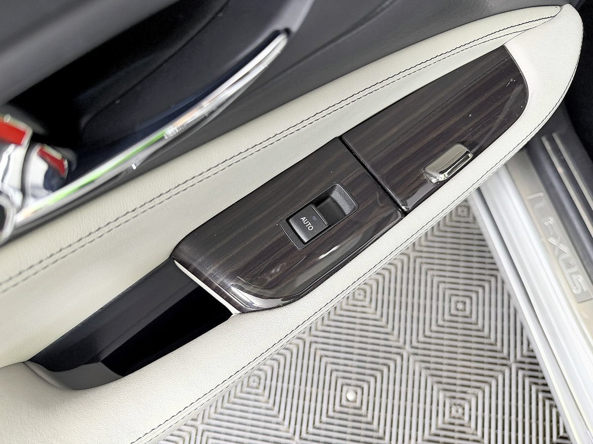 Used 2014 Lexus LS 460 w/ Comfort Package RWD image 43