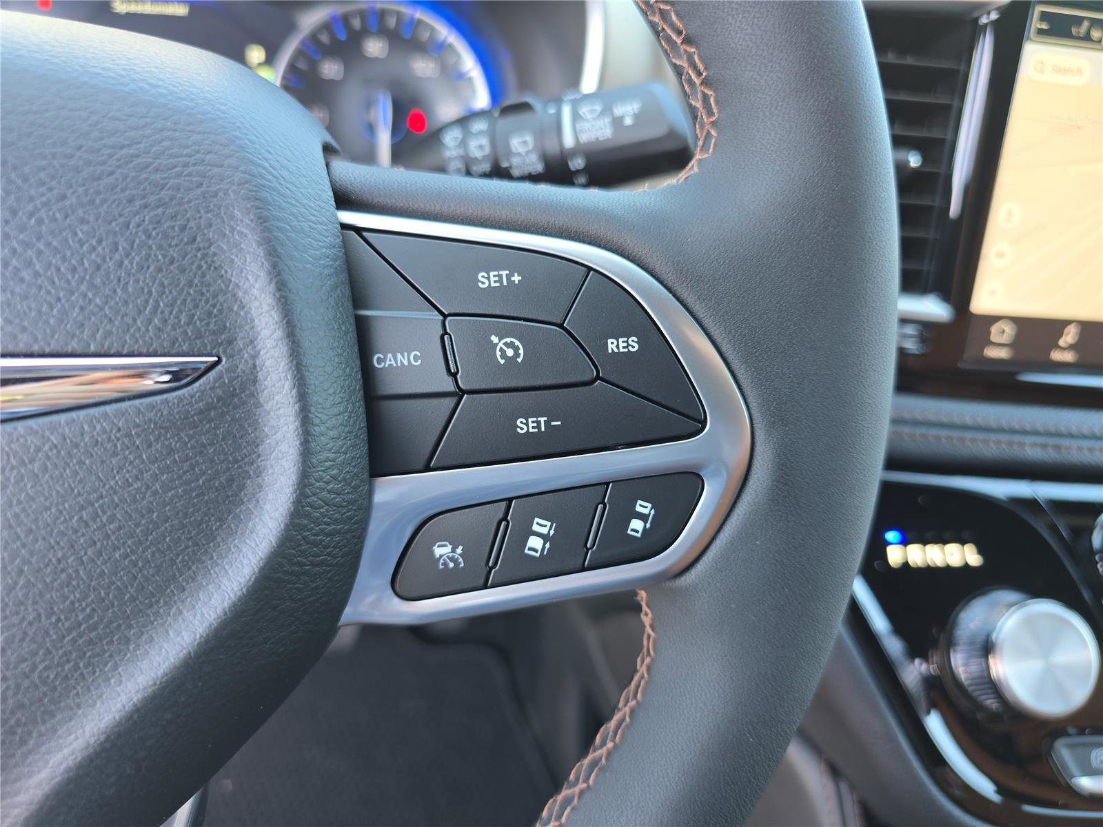 New 2026 Chrysler Pacifica Pinnacle image 32