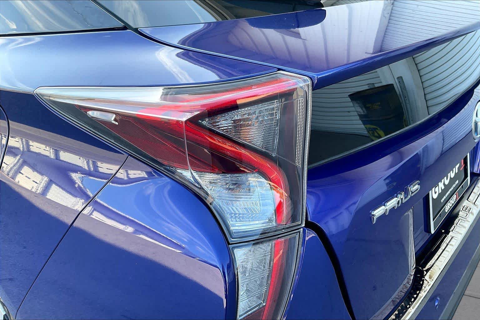 Used 2018 Toyota Prius Three FWD image 29