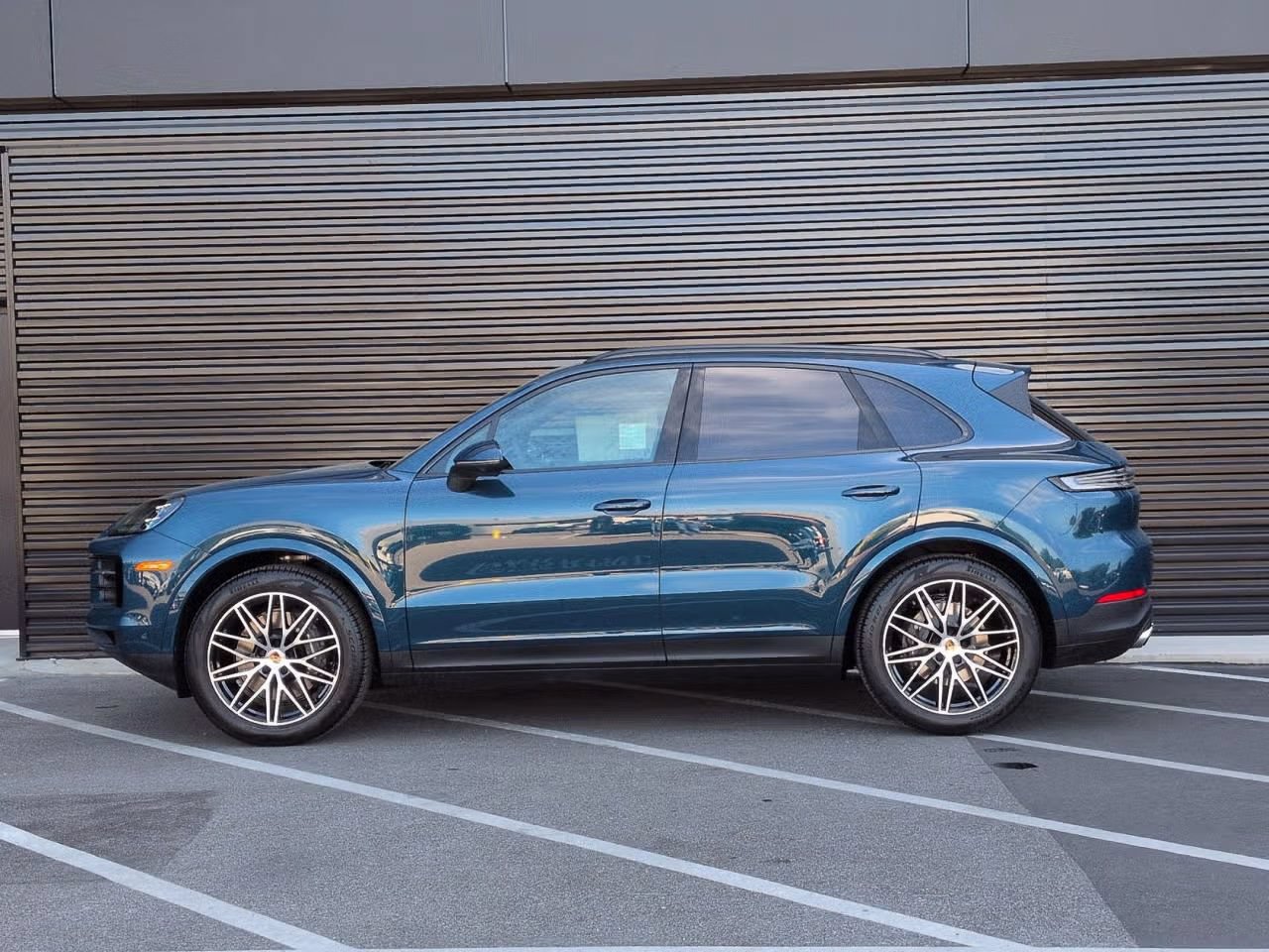 Certified 2026 Porsche Cayenne AWD/4WD image 2