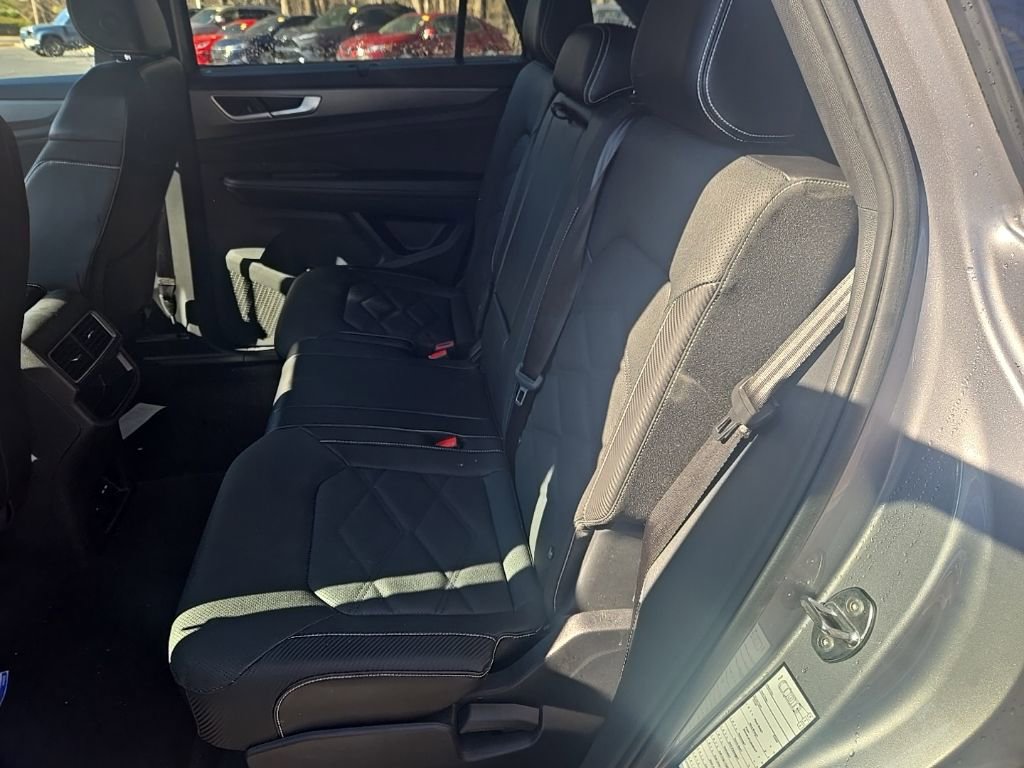 Used 2024 Volkswagen Atlas Cross Sport SE image 6