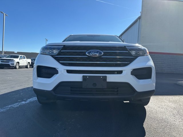 Used 2023 Ford Explorer XLT image 2