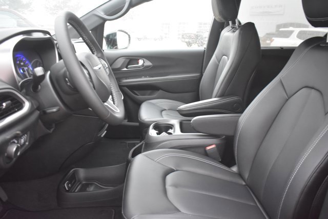 New 2026 Chrysler Voyager LX image 14