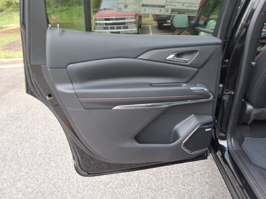 New 2027 Chevrolet Traverse RS FWD image 15