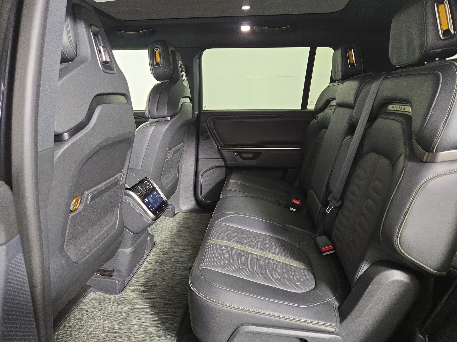Used 2025 Rivian R1S Adventure AWD/4WD image 21
