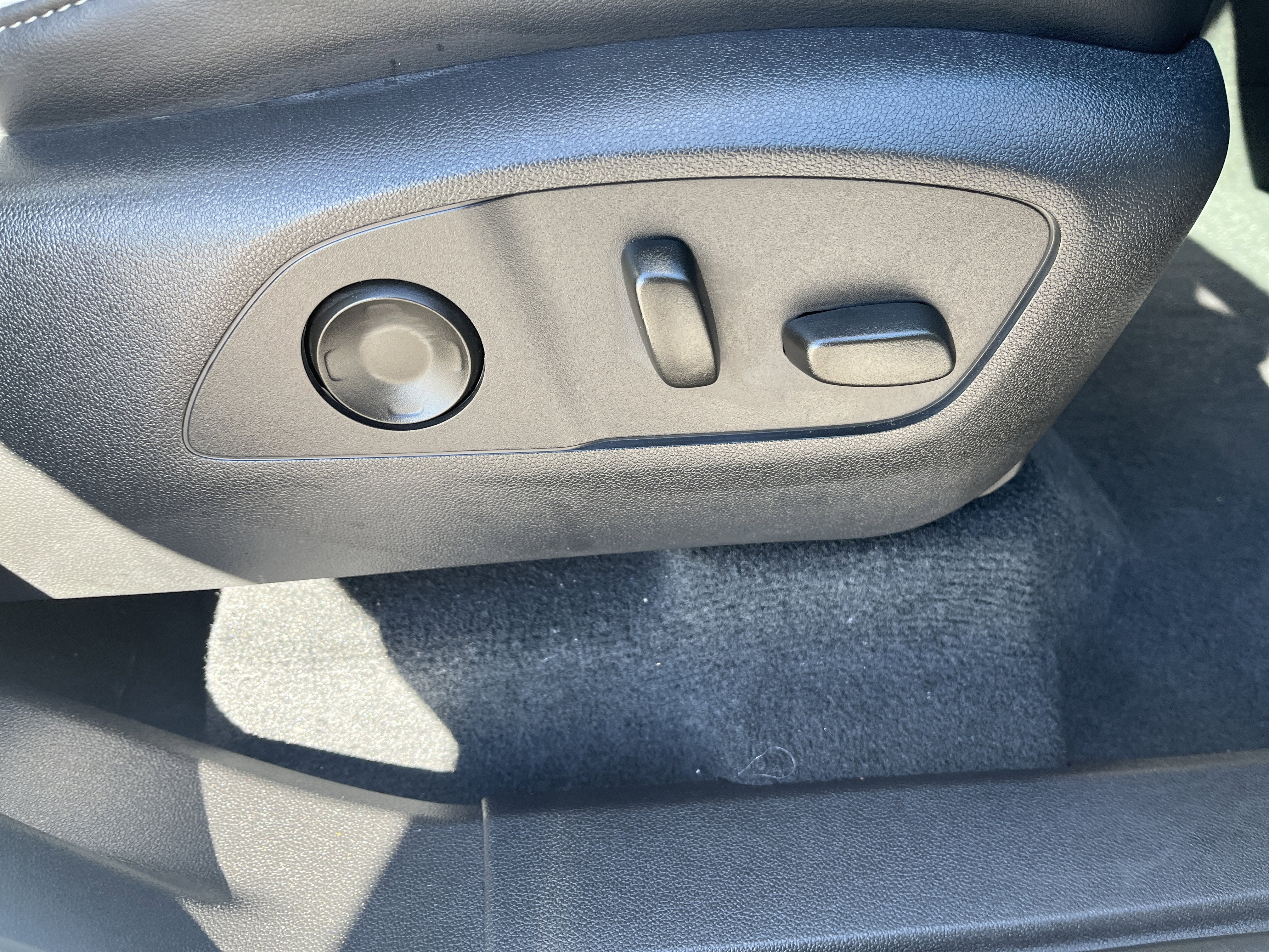 Used 2025 Buick Enclave Sport Touring w/ LPO, Floor Liner Package image 19