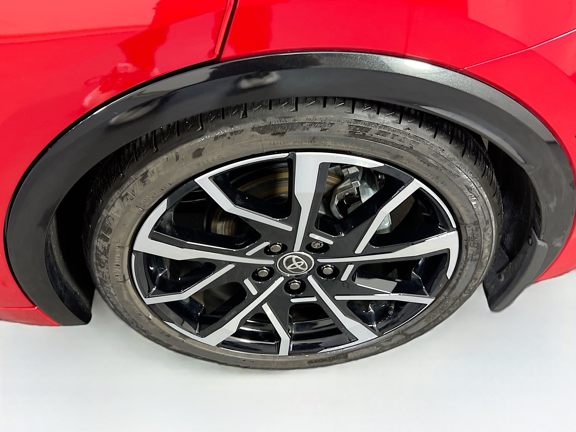 Used 2025 Toyota Prius Plug-In Hybrid image 31