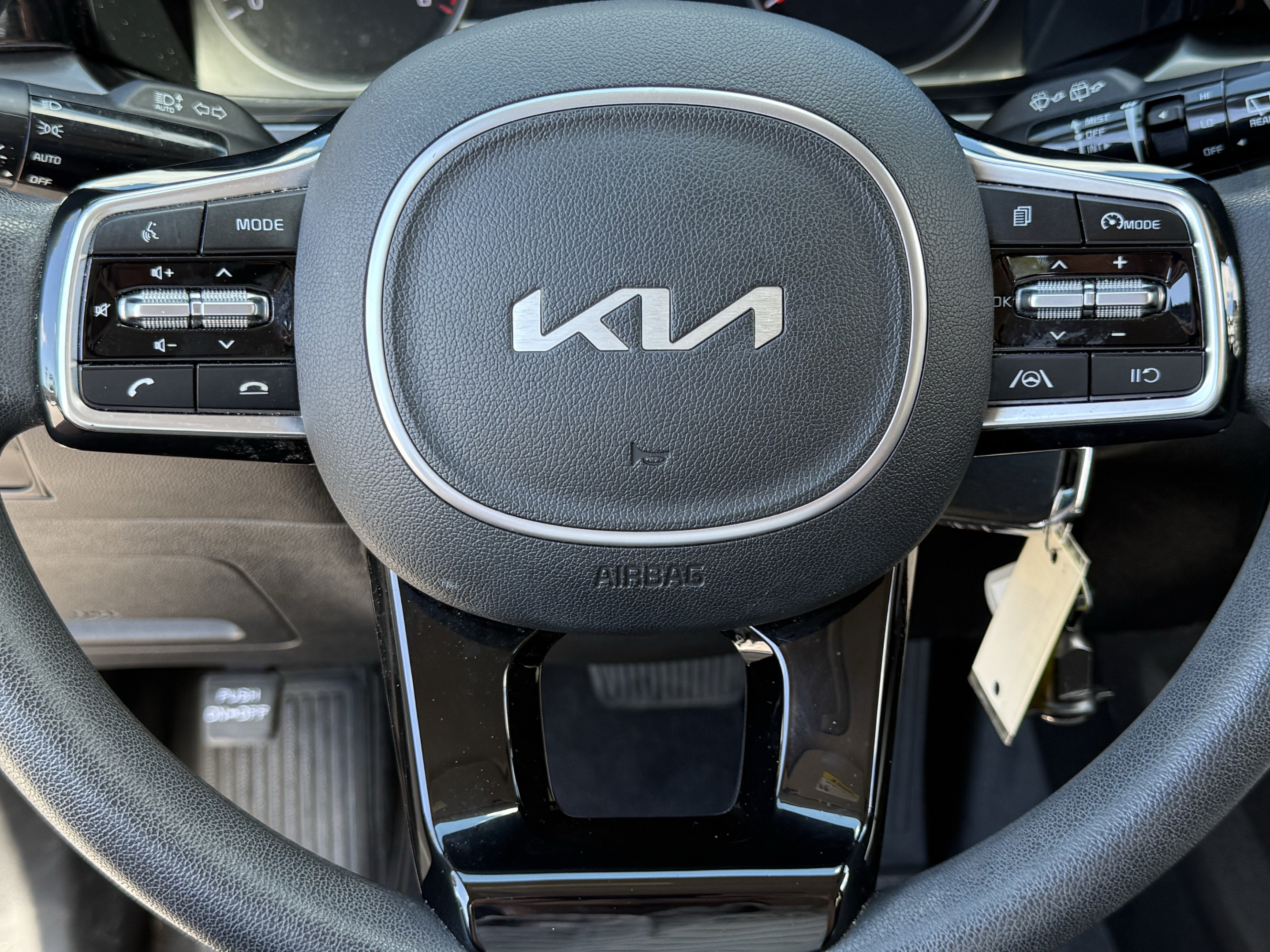 Used 2022 Kia Sorento LX FWD image 17