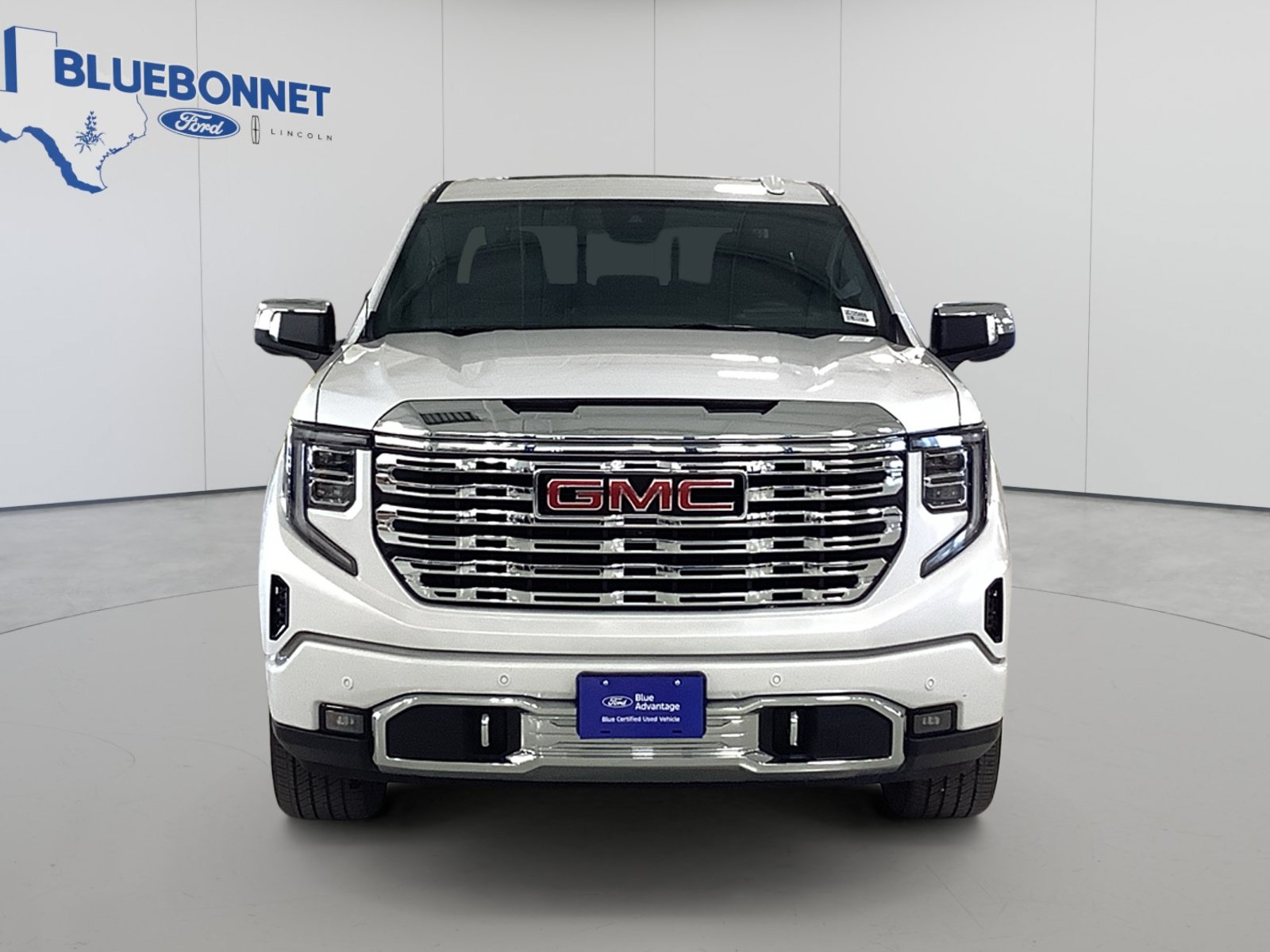 Used 2024 GMC Sierra 1500 Denali w/ Denali Reserve Package AWD/4WD image 2