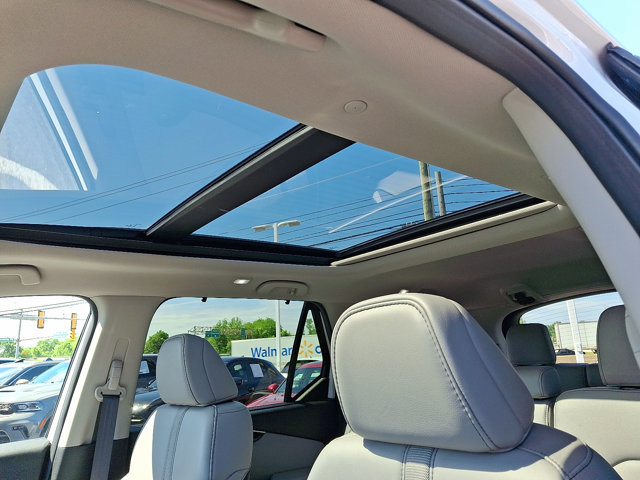 Certified 2025 Honda Pilot Touring image 17